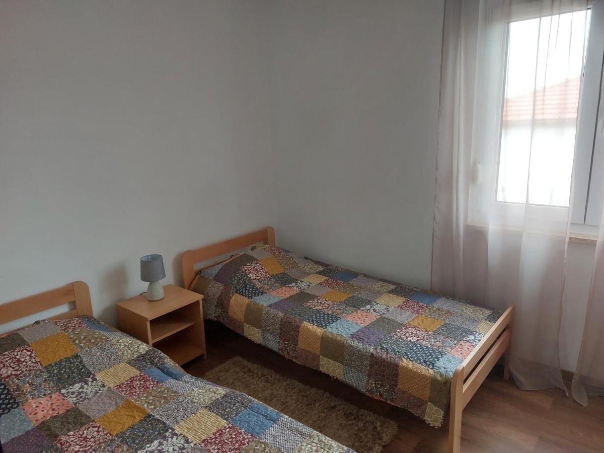 Apartman Lena プーラ エクステリア 写真